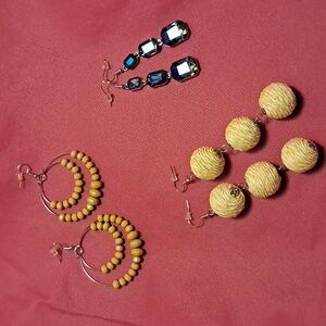 Elegant Yellow and Blue Earrings Set